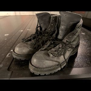 Insulated comfortable Danner work boots with tons of life left